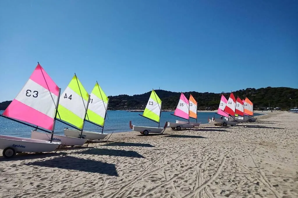 Face Mer Entre Plage Et Marina Bormes-les-Mimosas