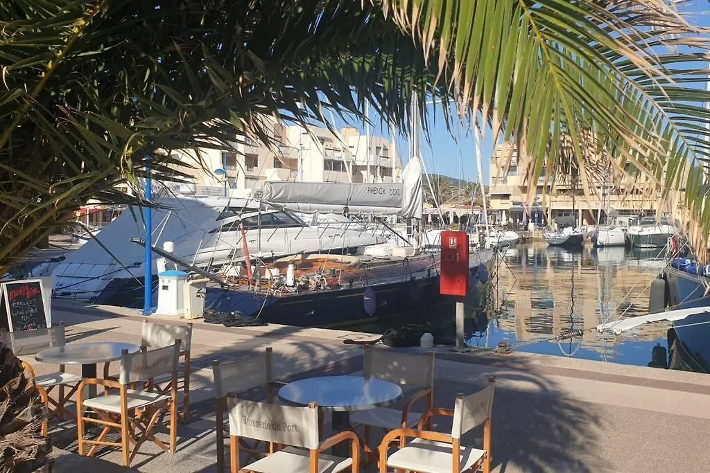 Face Mer Entre Plage Et Marina Bormes-les-Mimosas 0*,