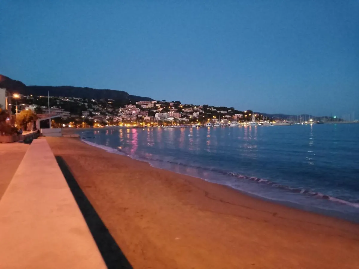 Face Mer Entre Plage Et Marina Bormes-les-Mimosas 0*,  Francie
