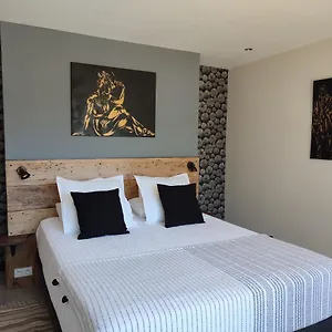 https://les-murets-de-lisa.midi-pyreneeshotels.com